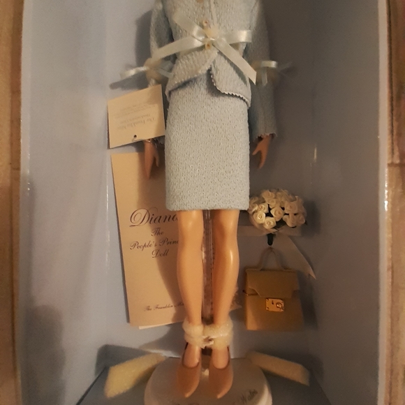 Princess Diana Porcelain Doll - Picture 3 of 10